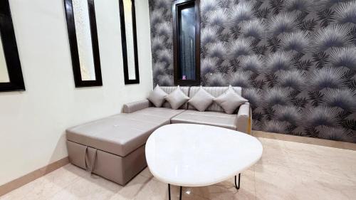 Indirapuram Apartment | Homlee Aura-3BHK-Lift-Parking-Max Vaishali