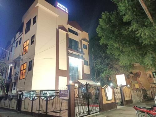 Allahabad Hotel | Hotel AMAN PALACE