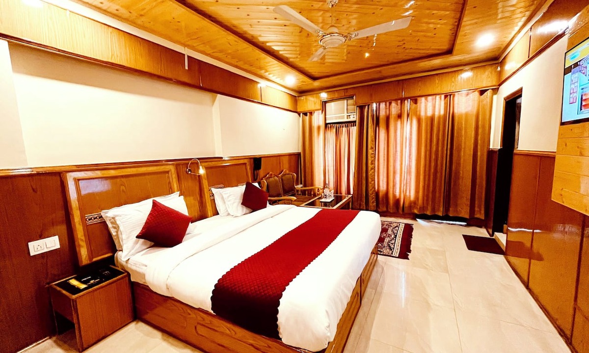 Bajaura Hotel | Hotel Amit