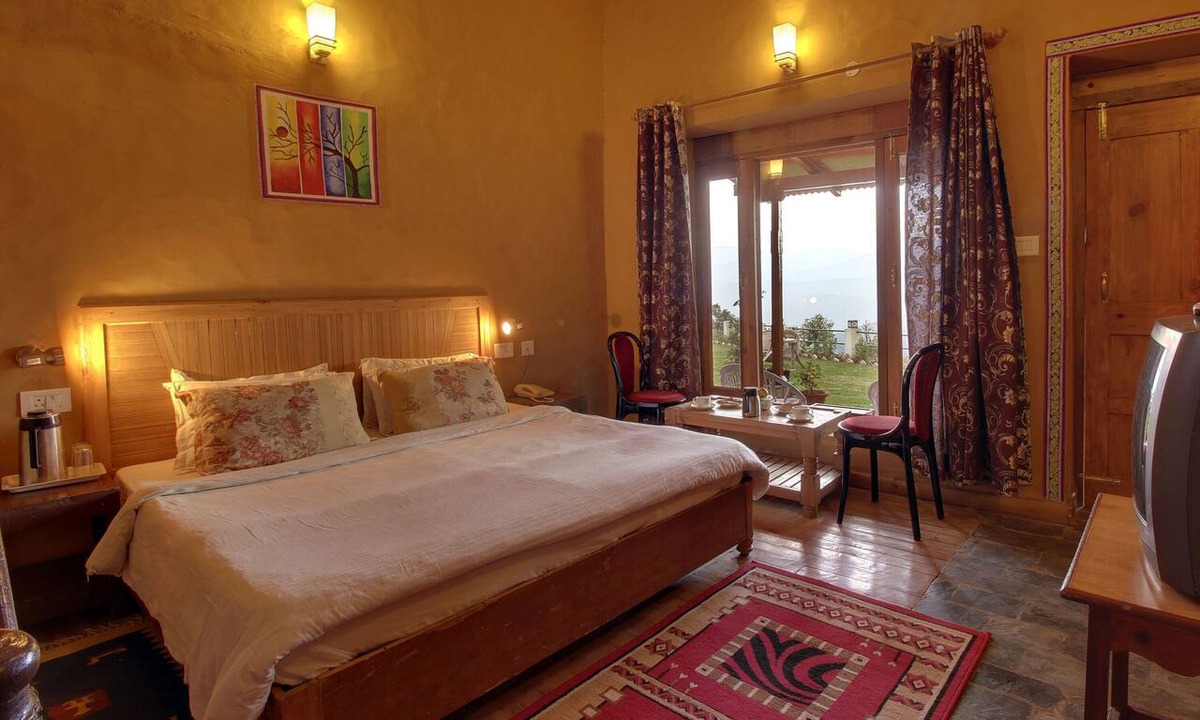 Kausani Hotel | Hotel Chevron Mountain Villa