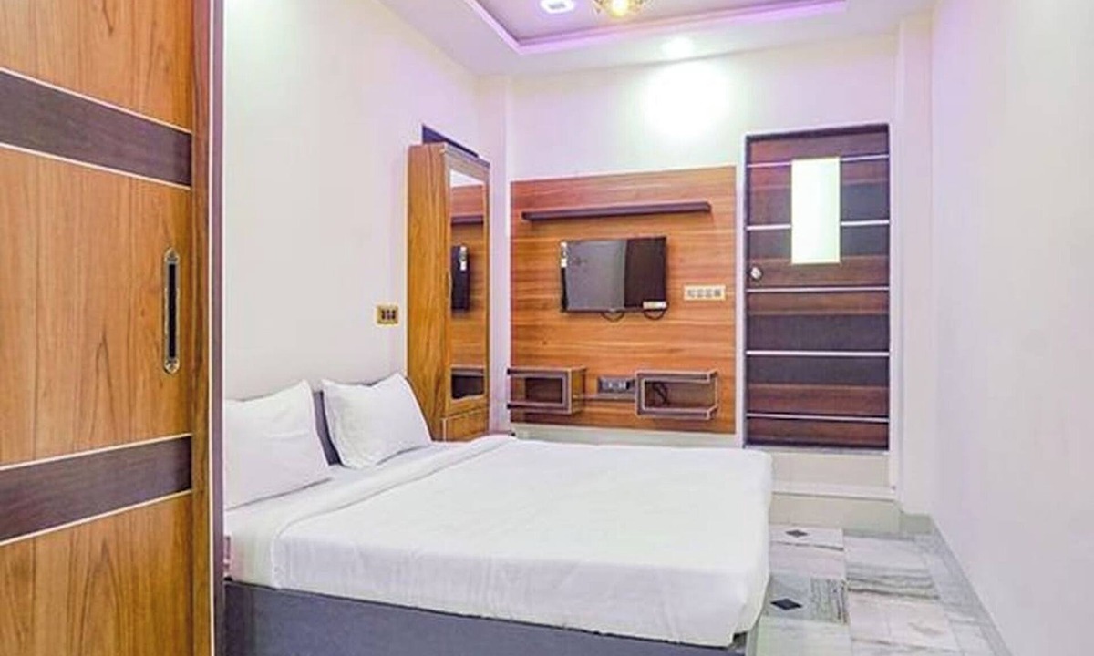 Wagholi Hotel | Hotel Classic Square