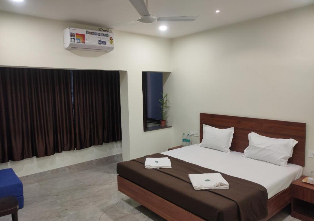 Kolhapur Hotel | Hotel Dwarka Executive