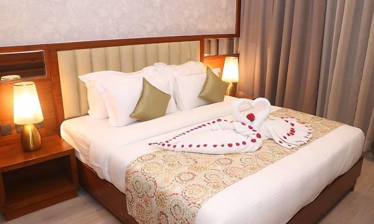 Sector 5 Hotel | Hotel ELM