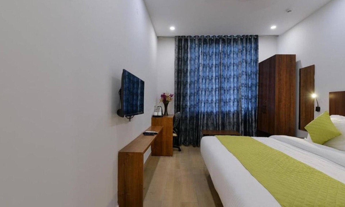 Vasundhara Hotel | Hotel Emporio
