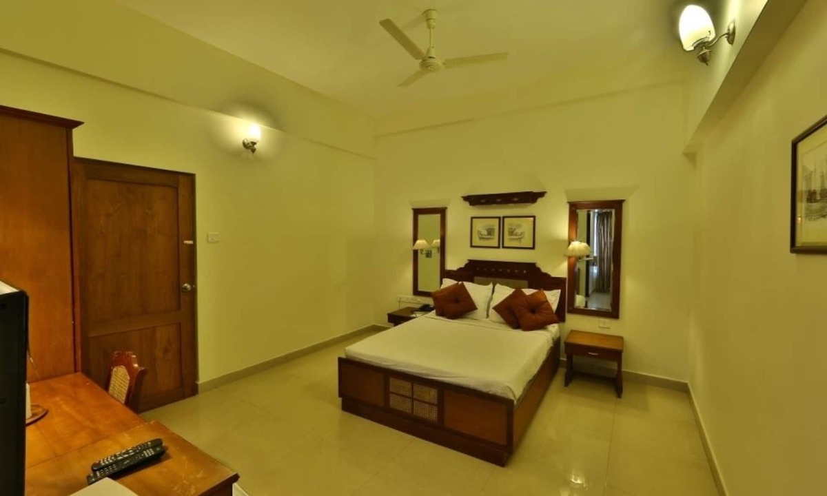 Thamaraparambu Hotel | Hotel Fort Queen