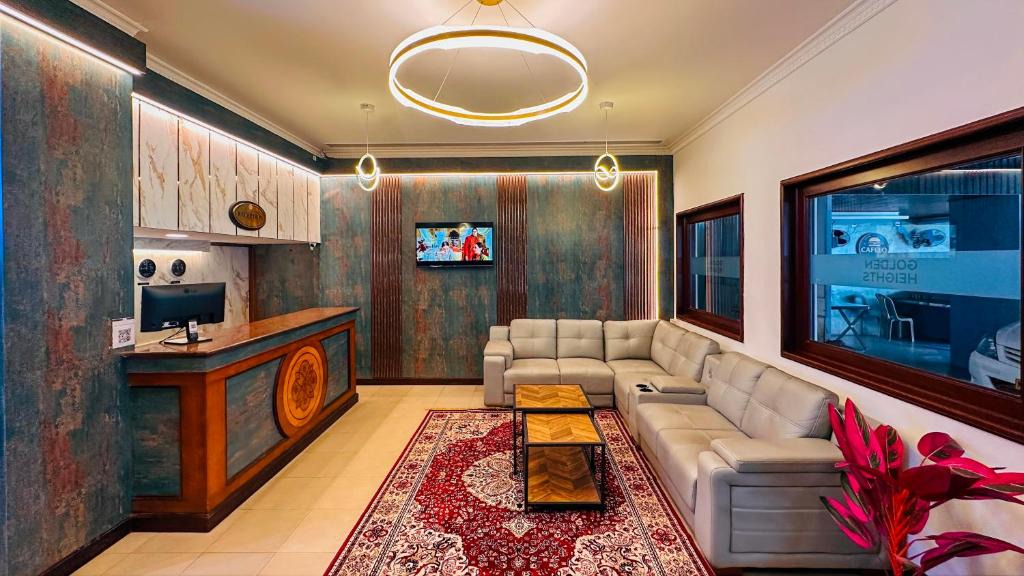 Shenoys Hotel | Hotel Golden Heights International