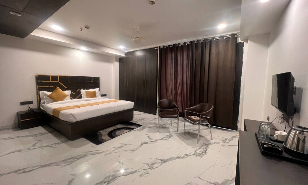 Karkardooma Hotel | Hotel Grey Sky