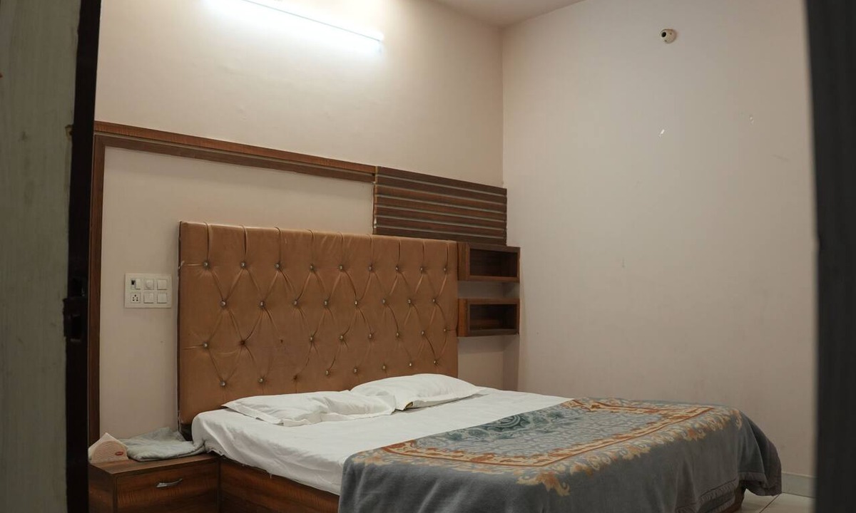 Thanesar Hotel | Hotel Hari sarovar