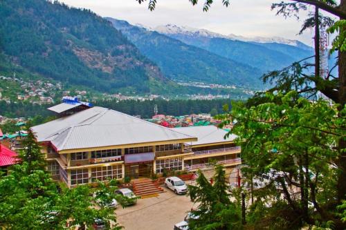 New Manali Hotel | Hotel Ishaan near hadimba tample 5min walk