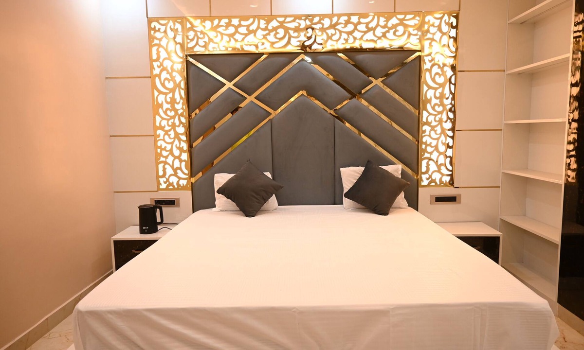 Varanasi Hotel | Hotel KIR International