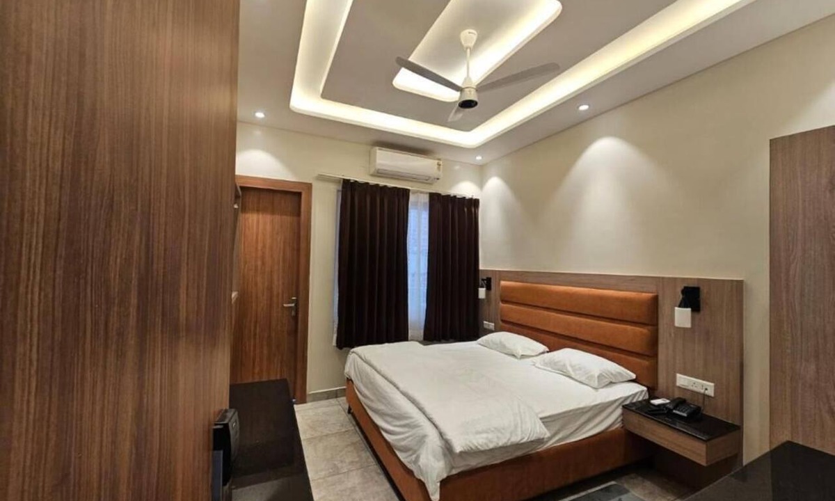 Shivpuri Hotel | Hotel Limestarow