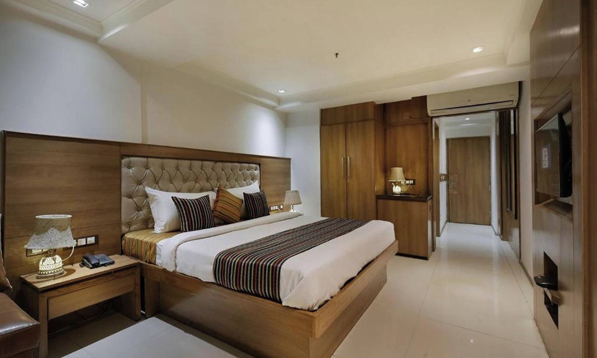 Sonepat Hotel | Hotel Lotus Paradise