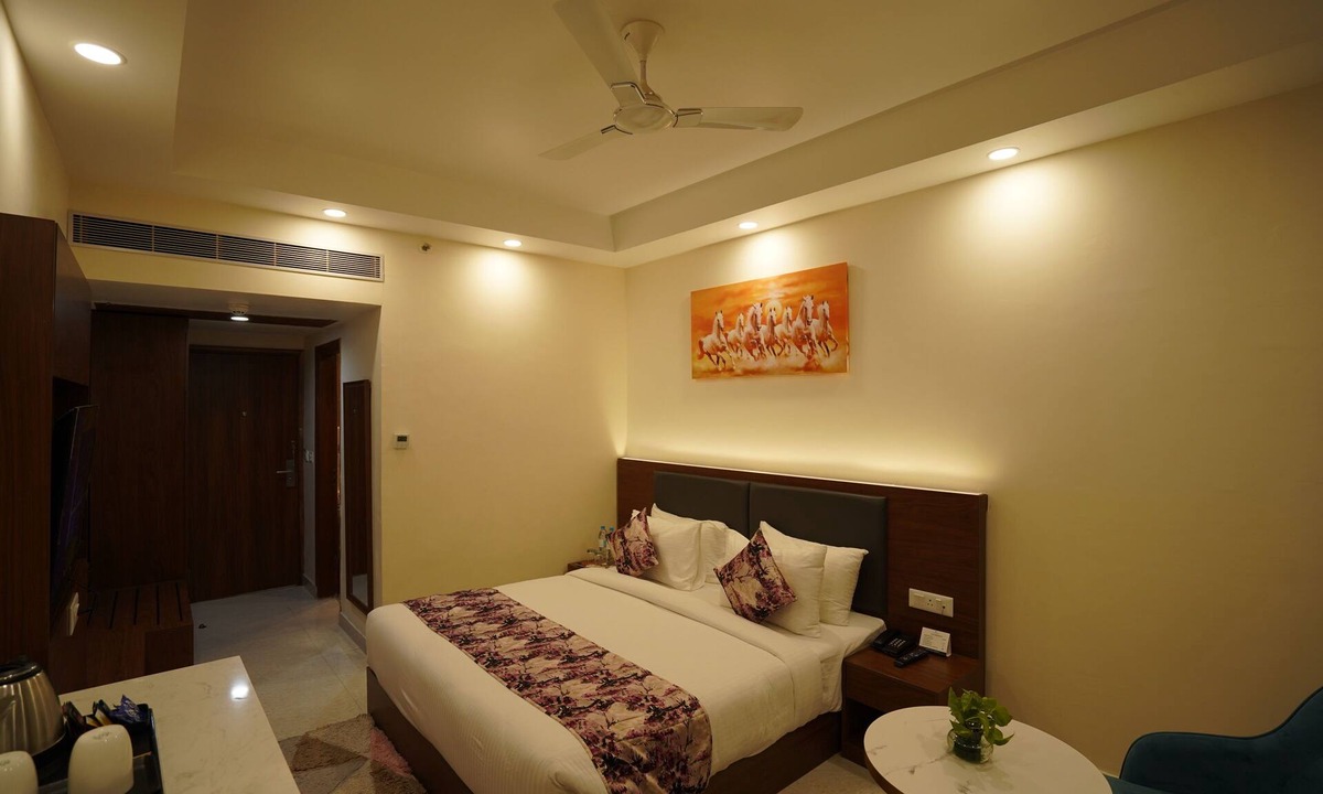 New Delhi Hotel | Hotel Luxe Opera NH8 - 7km from IGI Delhi Airport