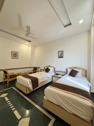 Aligarh Hotel | Hotel Melrose Inn - Near Railway Station , Aligarh