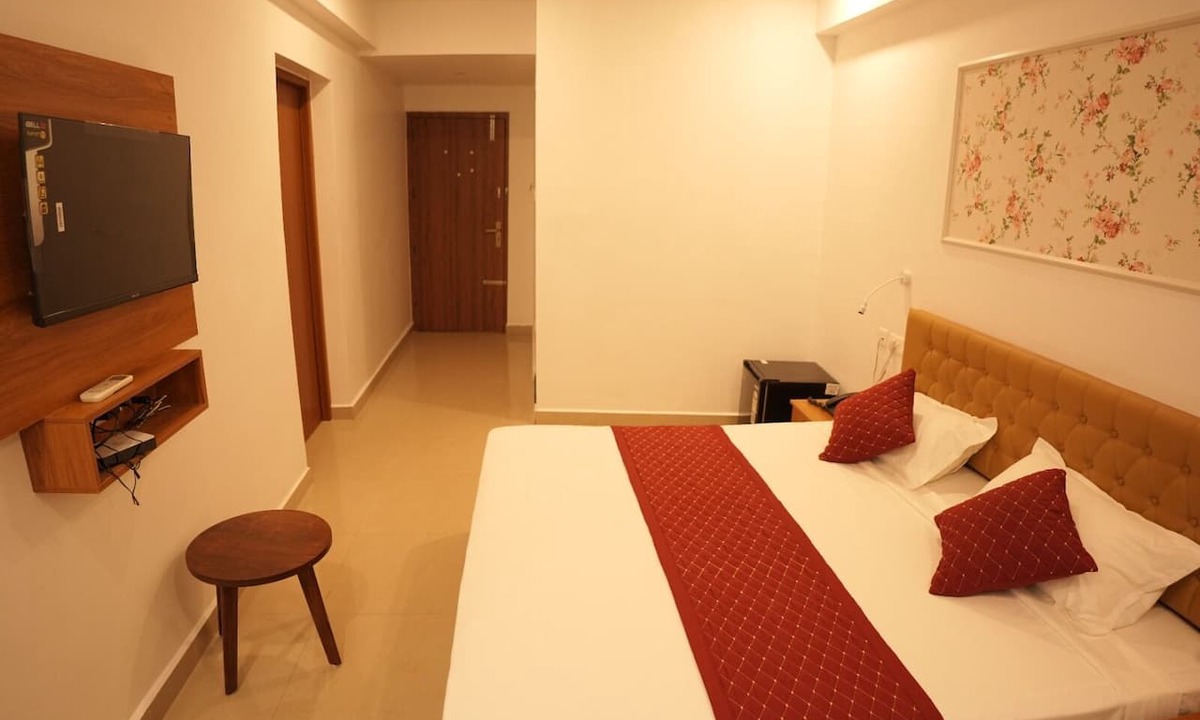 Pala Hotel | HOTEL MERIYA PALA