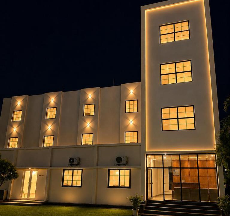 Budhni Hotel | Hotel Narmada Inn