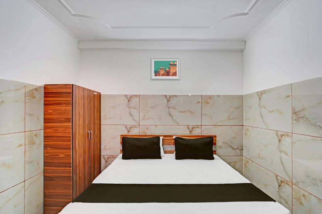 Noida Hotel | HOtel O The Clarks Inn