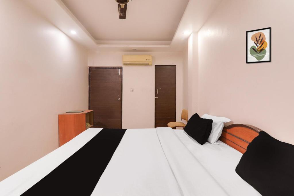 Lucknow Hotel | Hotel O TJ INTERNATIONAL