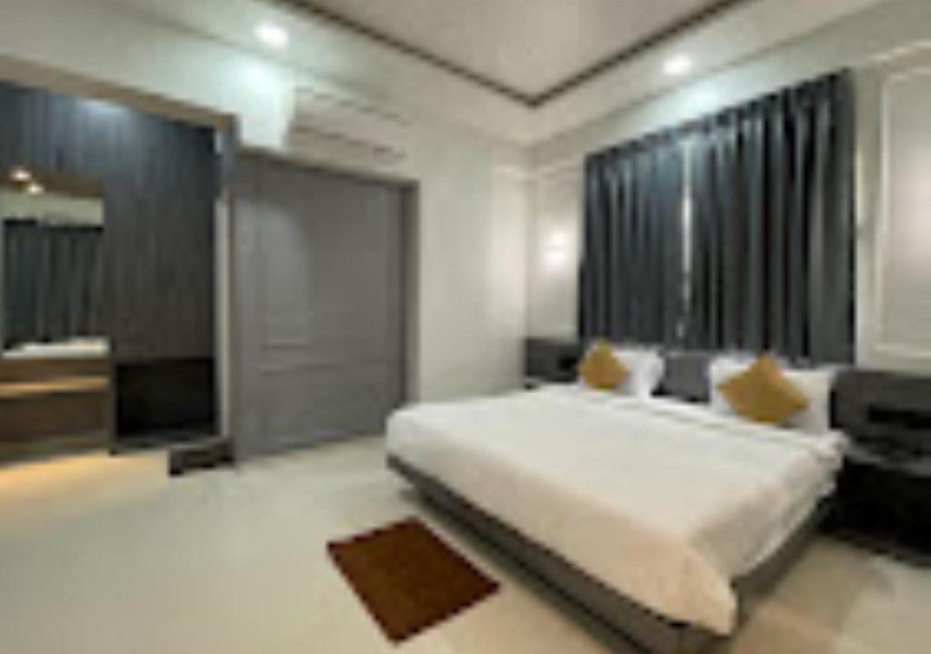 Solapur Hotel | HOTEL OBERON SOLAPUR