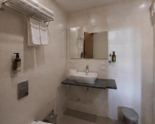 Gomti Nagar Hotel | Hotel Om Sai Villa Gomti Nagar, Lucknow