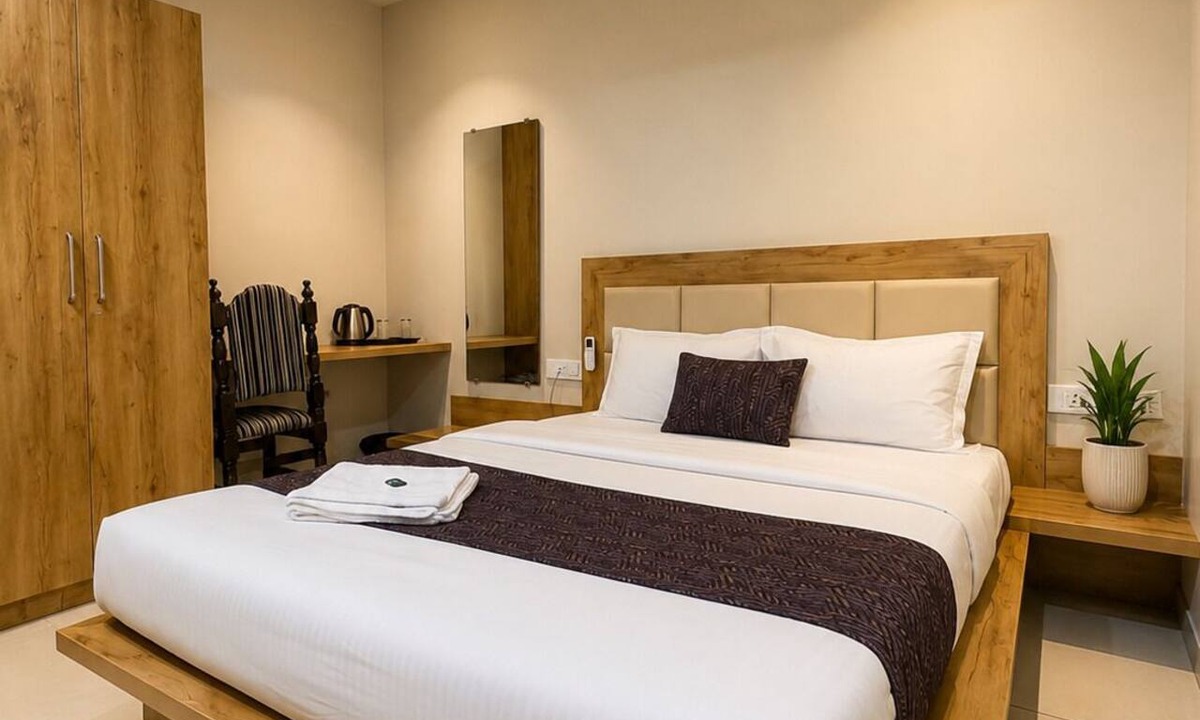 Indore Hotel | Hotel One 40