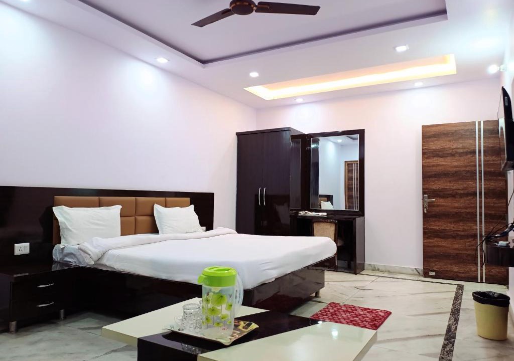 Gorakhpur Hotel | Hotel Pink Paradise