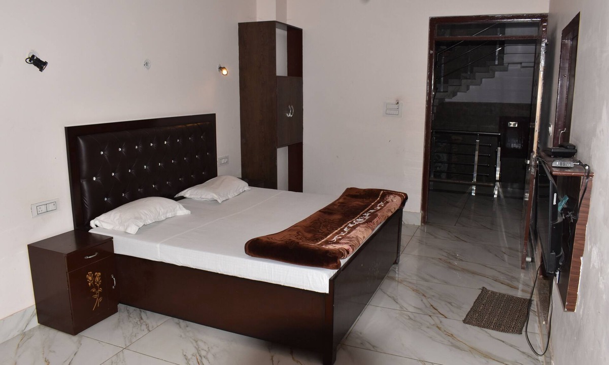 Pilibhit Hotel | Hotel Prakash Paradise