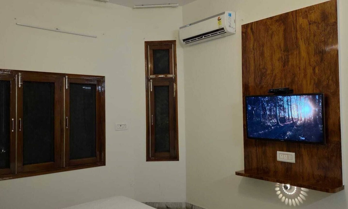 Rudrapur Hotel | Hotel Punjabi Haandi