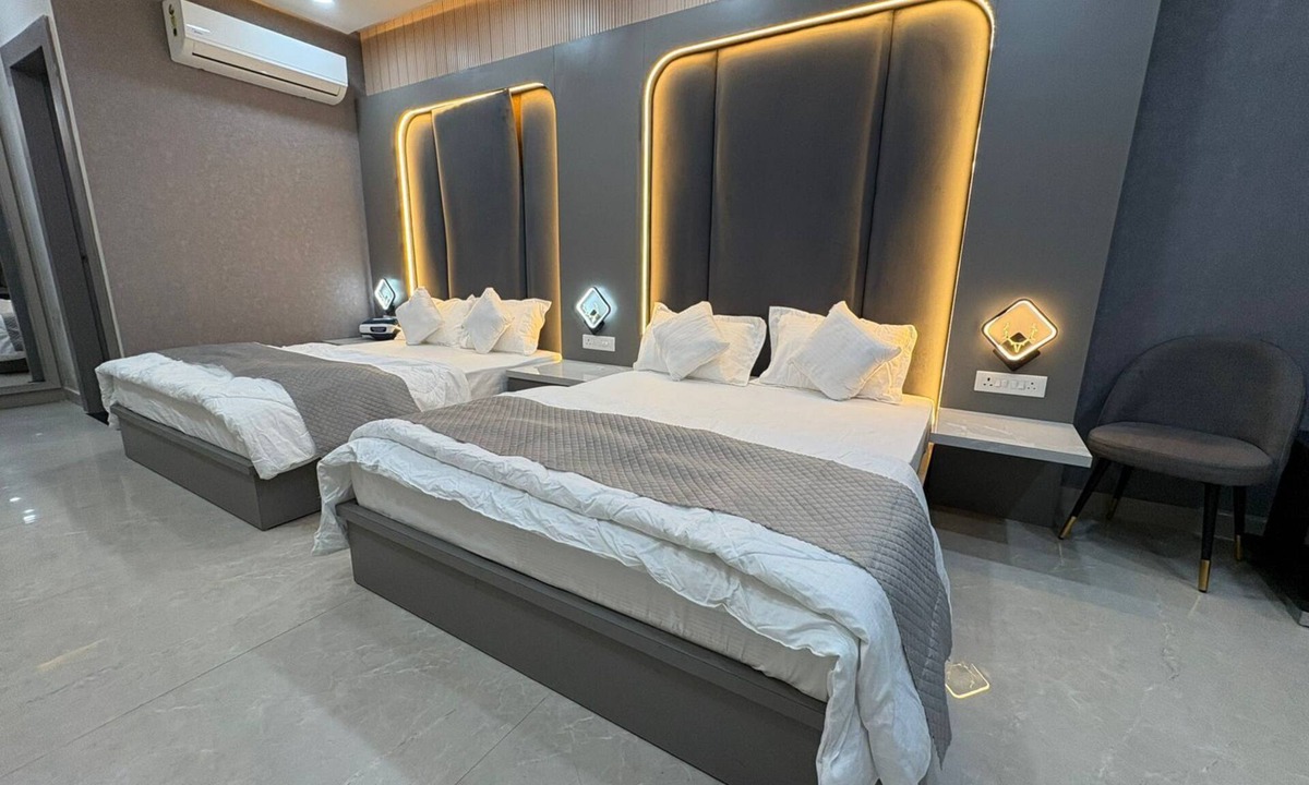 Fatehpur Hotel | Hotel R J Heights