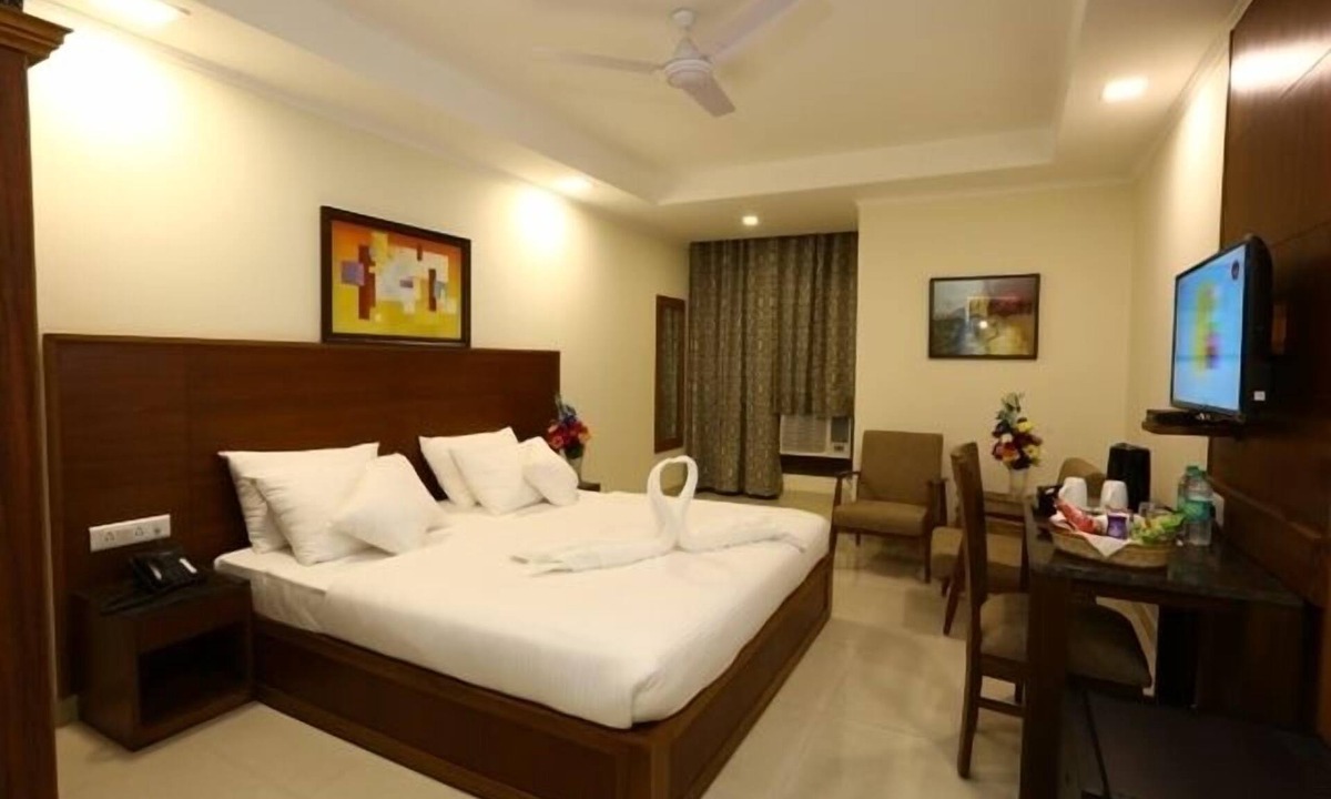 Ghaziabad Hotel | Hotel Rainbow