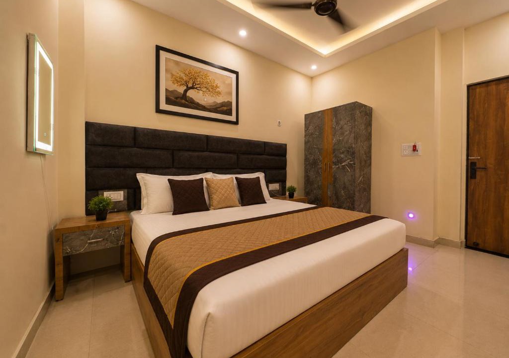 Haraiya Hotel | Hotel Rajlaxmi Palace, Unit of Hi Hospitality Group