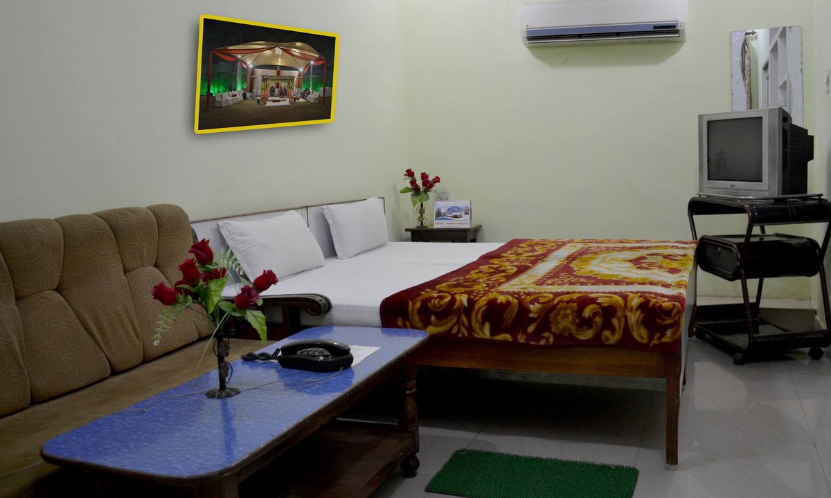 Hardoi House | Hotel Rama Palace
