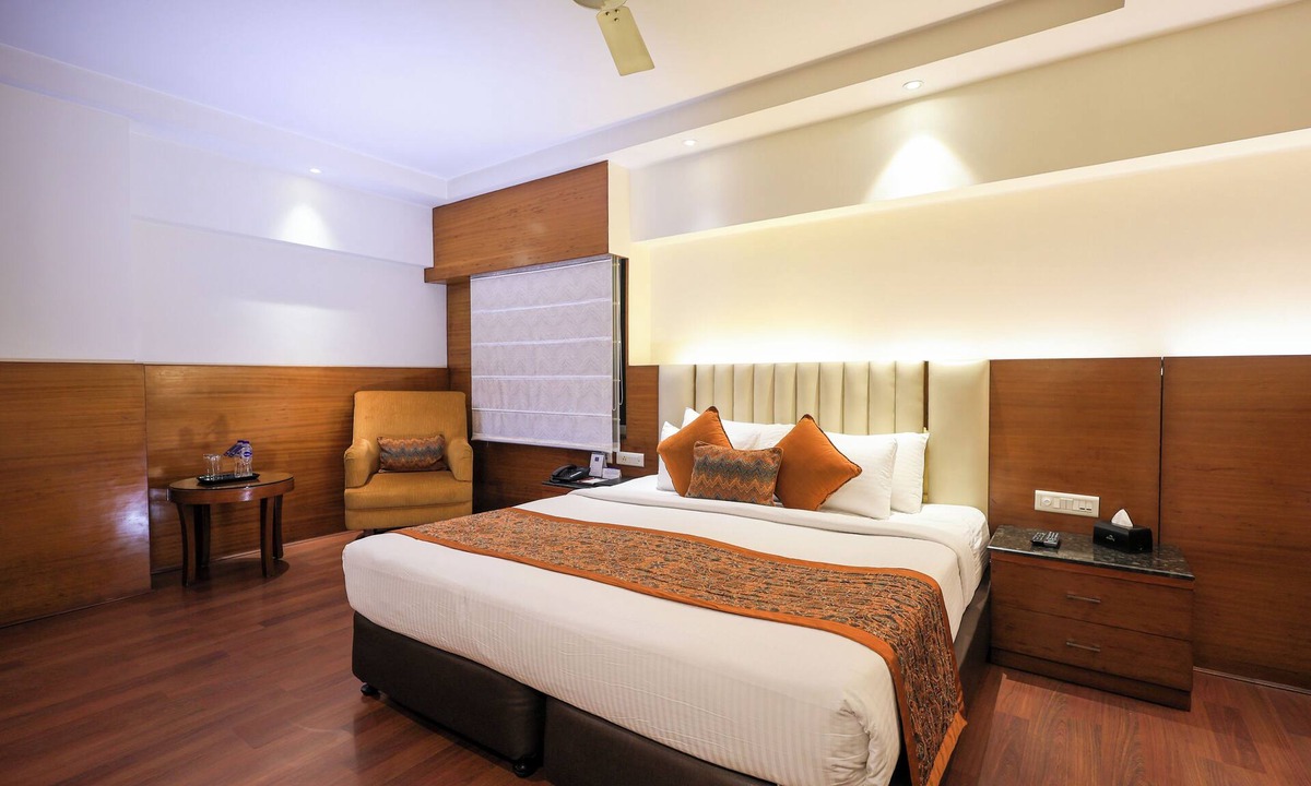 Kanpur Hotel | Hotel Royal Cliff