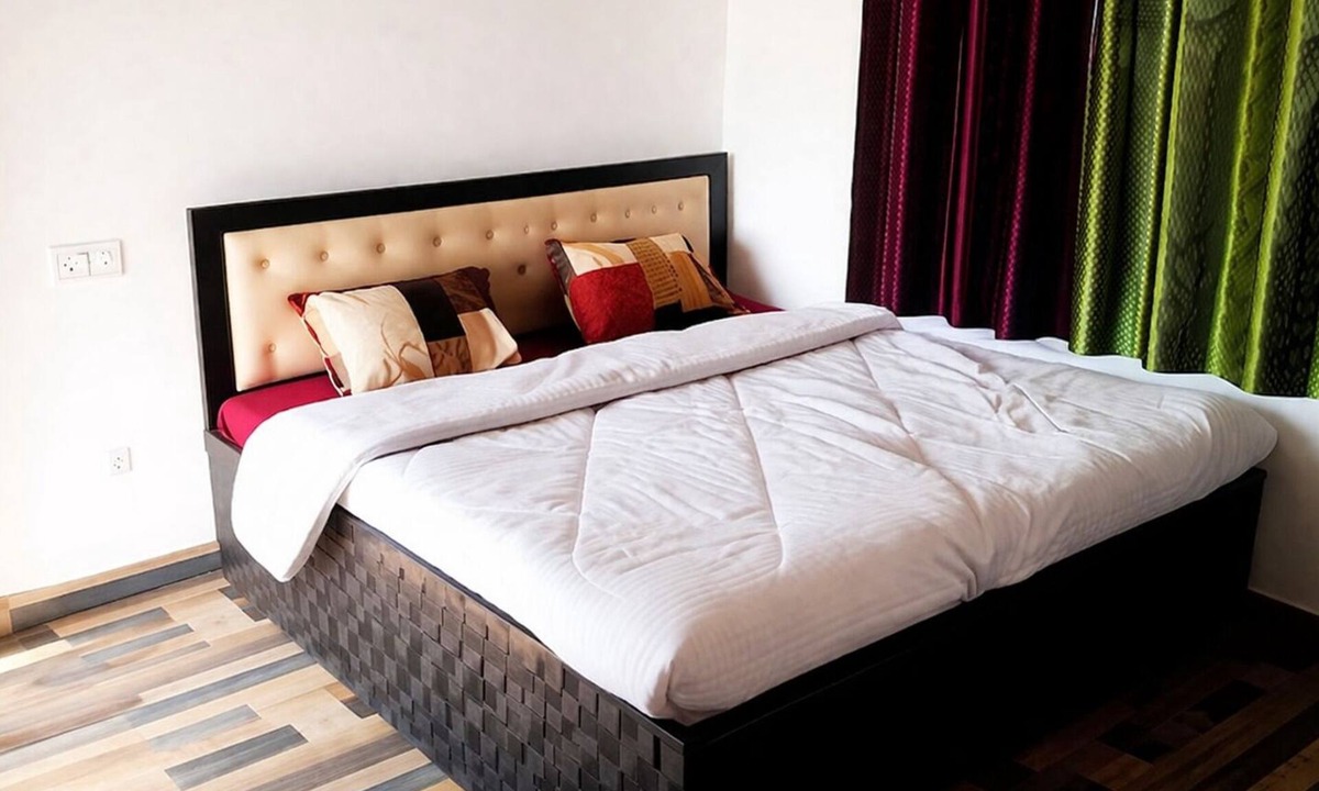 Jakh Hotel | Hotel Rudraksh & Restaurant Nainital