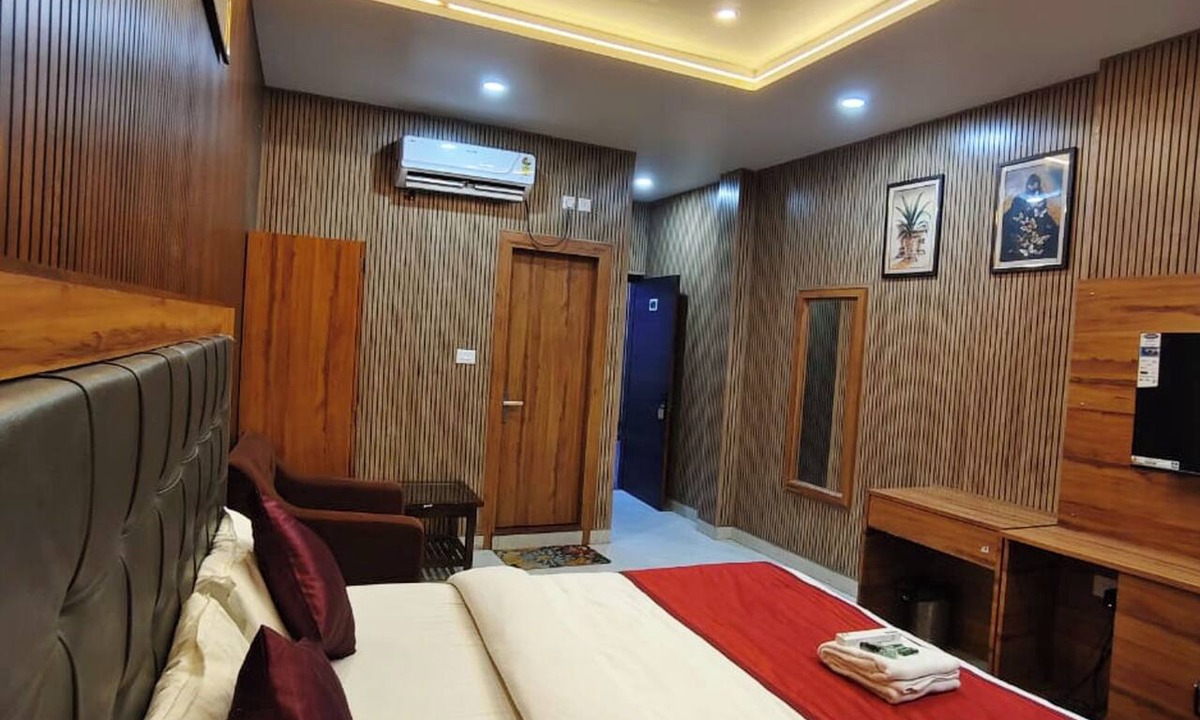 Sigra Hotel | Hotel Siddhant Palace Varanasi