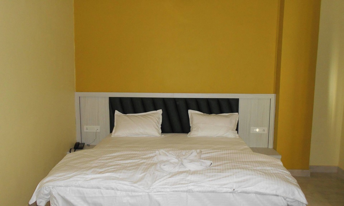 Chunar Hotel | Hotel SS Grand & Multicuisine Restaurant