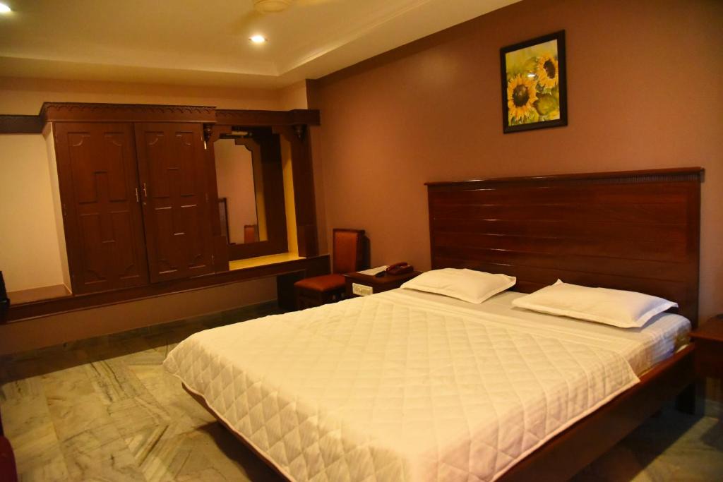 Karaikudi Hotel | Hotel Subhalakshmi Palace