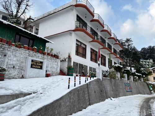 Kausani Hotel | Hotel Sumit