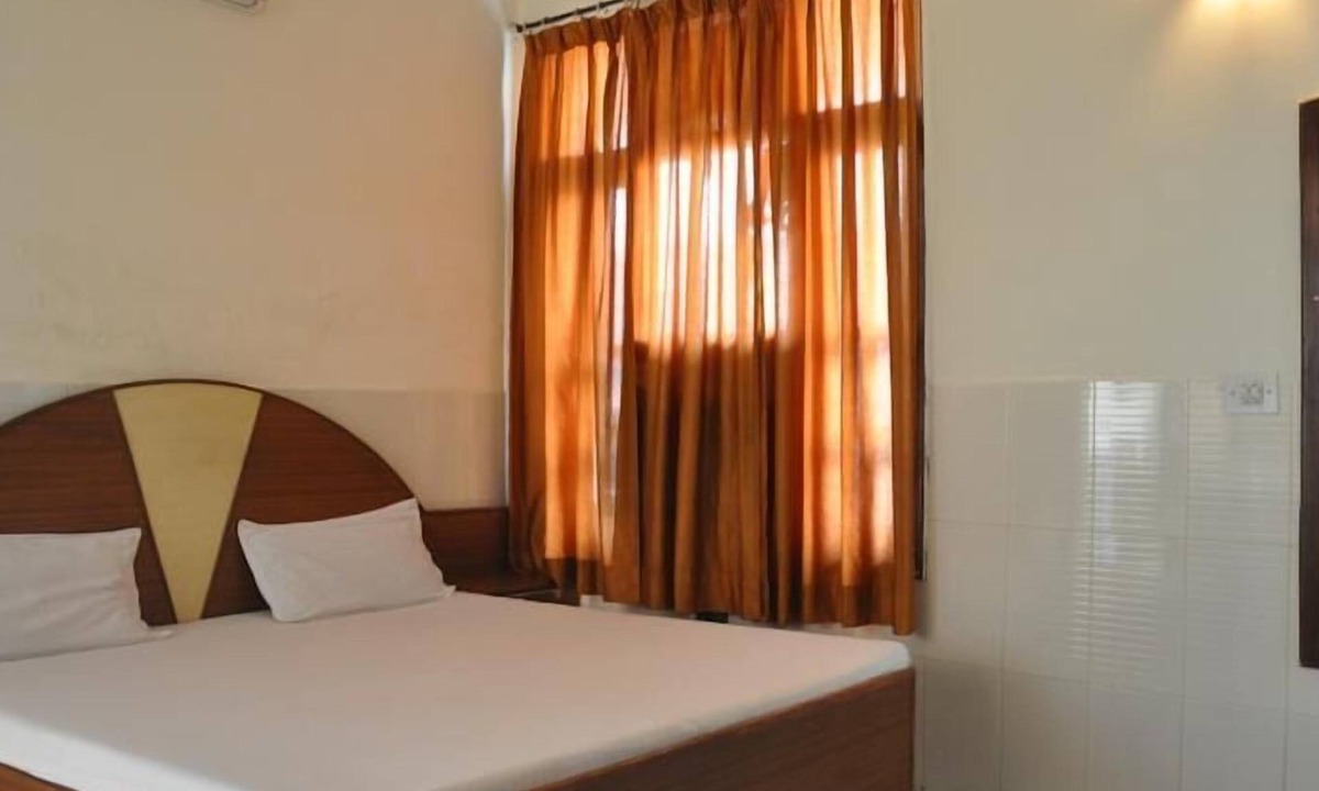 Sector 45 Hotel | Hotel Surya Palace