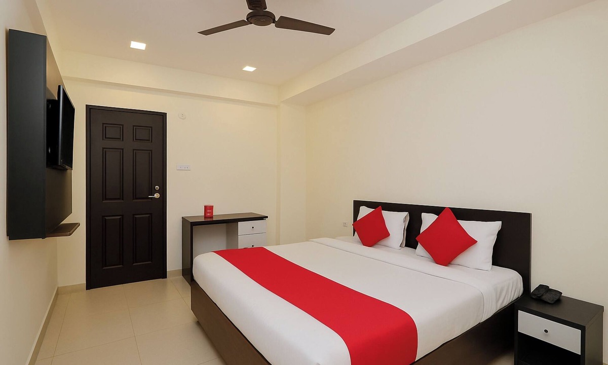 Indira Nagar Hotel | HOTEL Tralveller In LUCKNOW