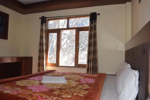New Manali Hotel | Hotel Tridev Manali