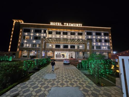 Faizabad Hotel | Hotel Trimurti By Carlton Suites