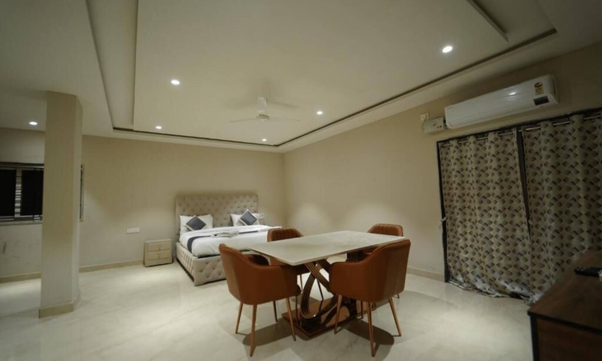 Raichur Hotel | Hotel Vanthara inn