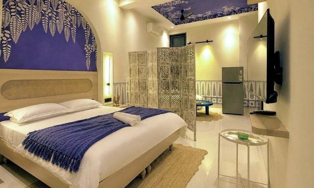 Gurugram Apartment | Indigo - Luxury Bathtub Studio at Golf Course Rd