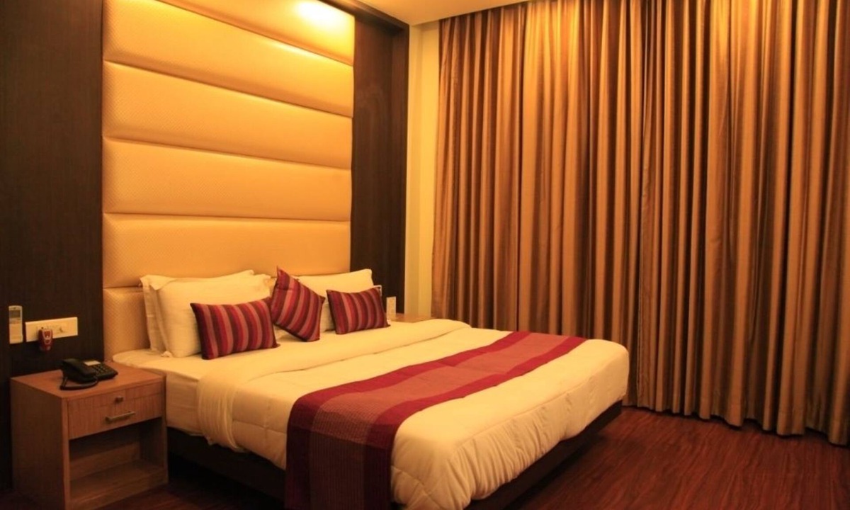 DLF City Hotel | Indiyaah Inn