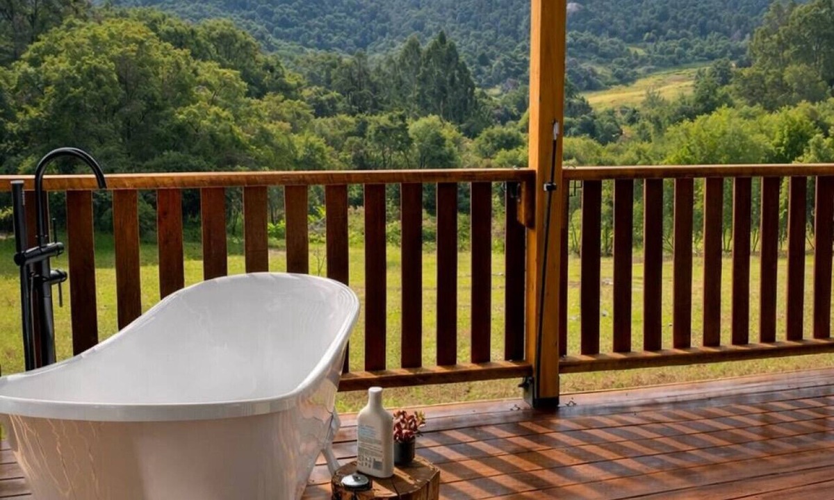 Moreton Bay Region Cottage | Ironbark Luxury Cottage & Highland Cows