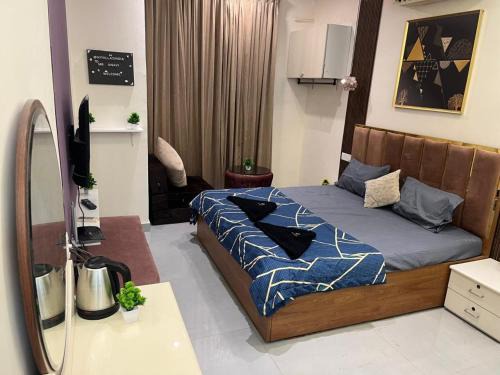 Andheri West Apartment | Ivy Splendour Private Studio B, Oshiwara