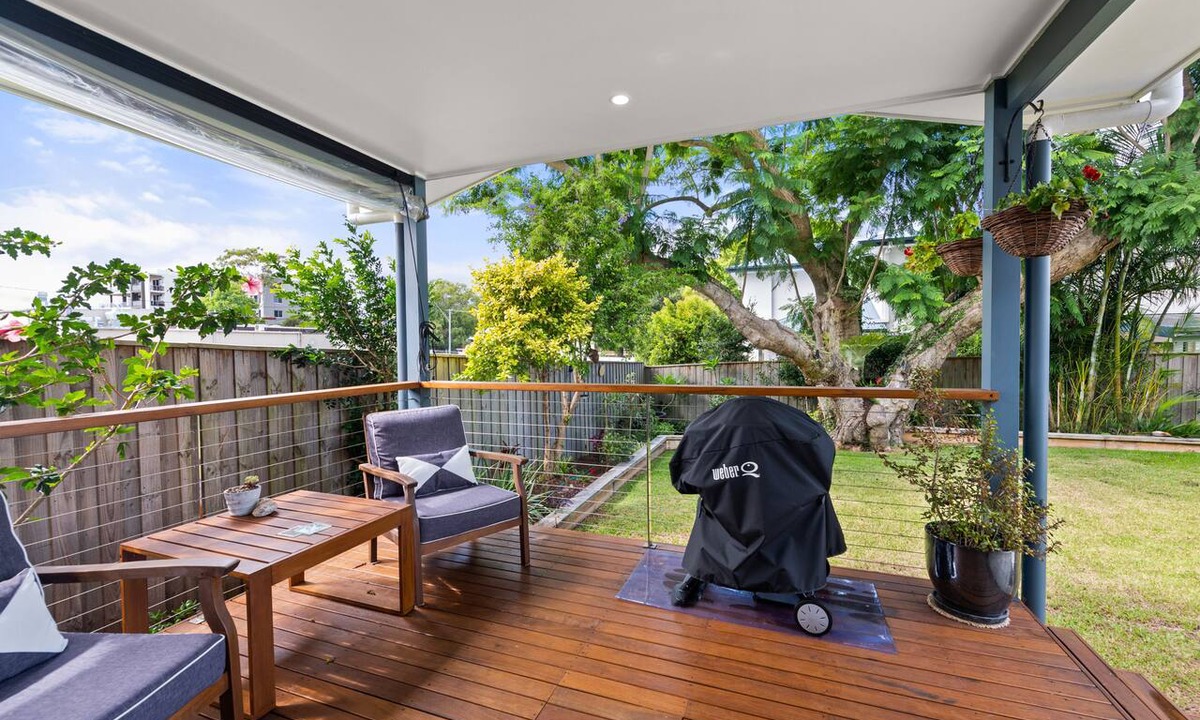 Nelson Bay Cottage | Jacaranda Cottage Nelson Bay Garden Retreat