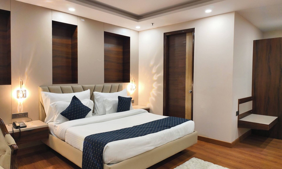 Sector D Hotel | Jakk Residency