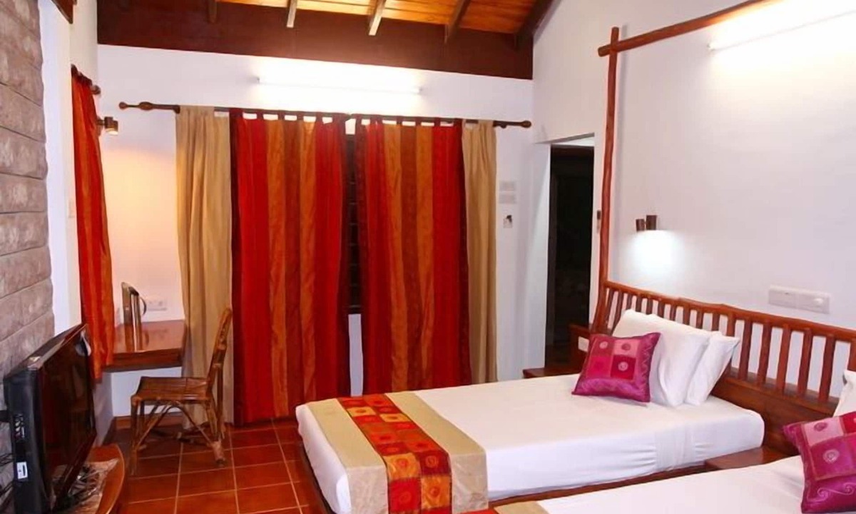 Saranthangi Resort | Kadambavanam Ethnic Village Resort